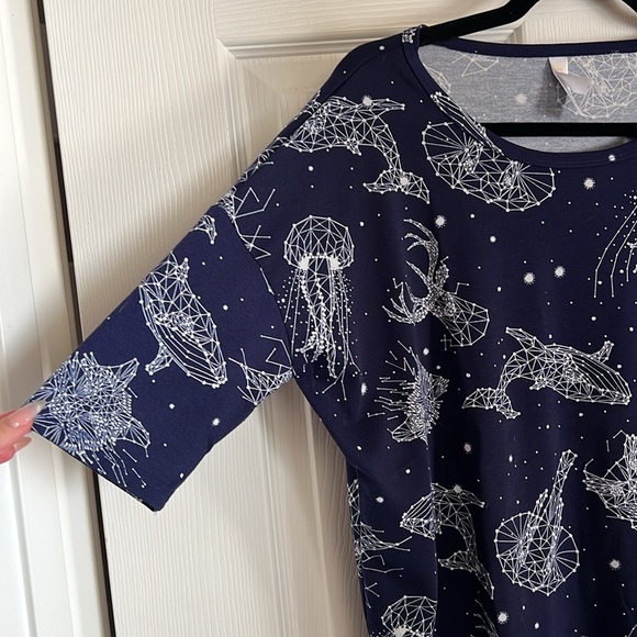 LuLaRoe Irma shirt - Picture 3 of 4